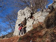 27 Passaggio tra roccioni